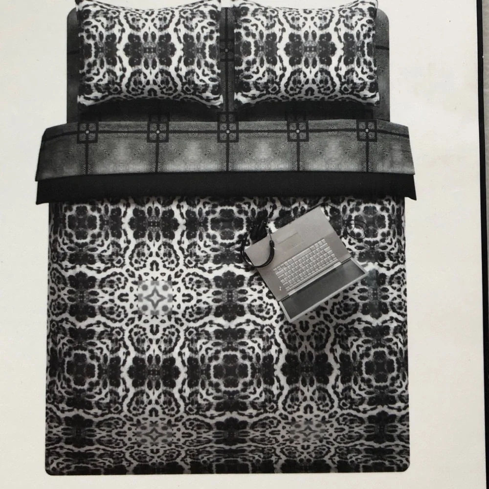 Marc Ecko TWIN Duvet Cover Set Wrinkle Free Black White Print y2K